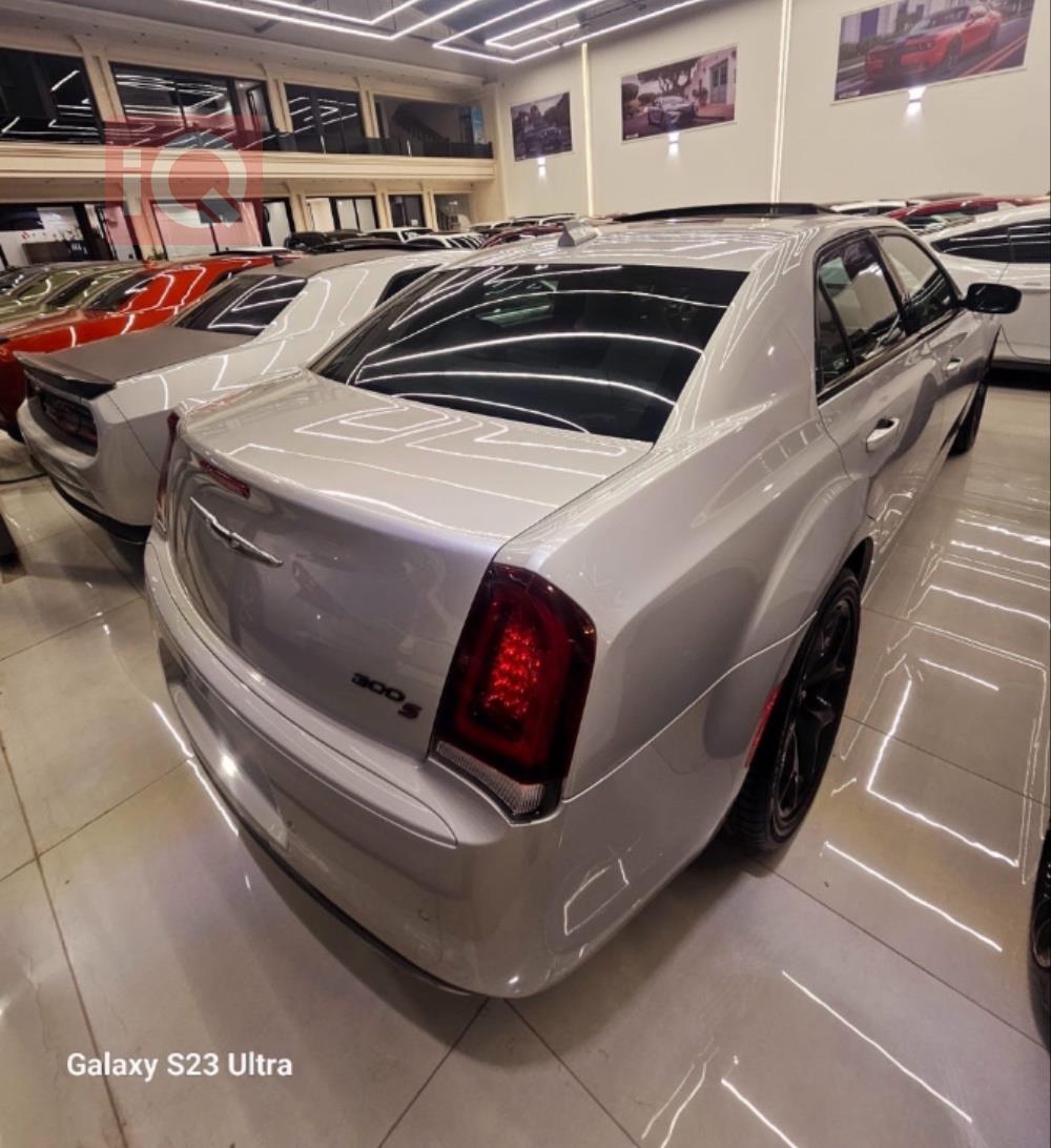 كرايسلر 300